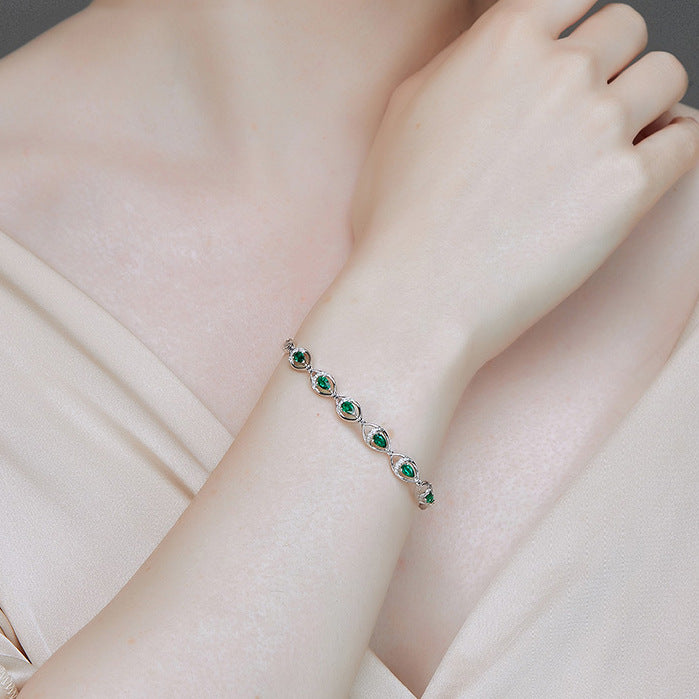 Emerald gems braclet