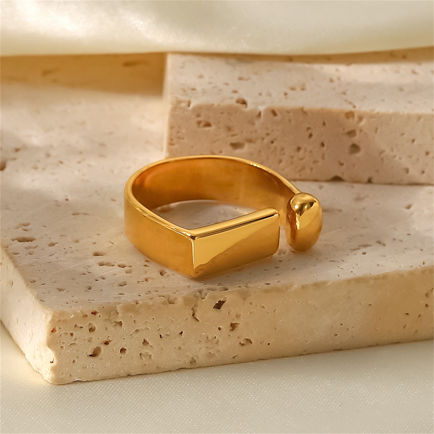 Siera gold ring