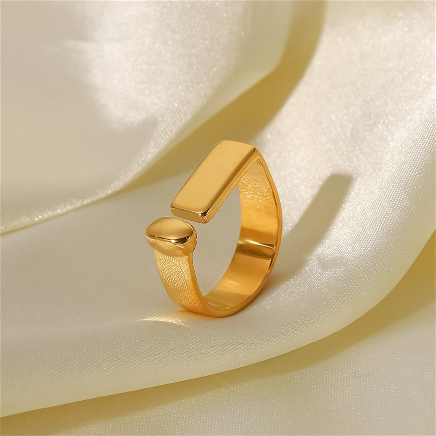 Siera gold ring