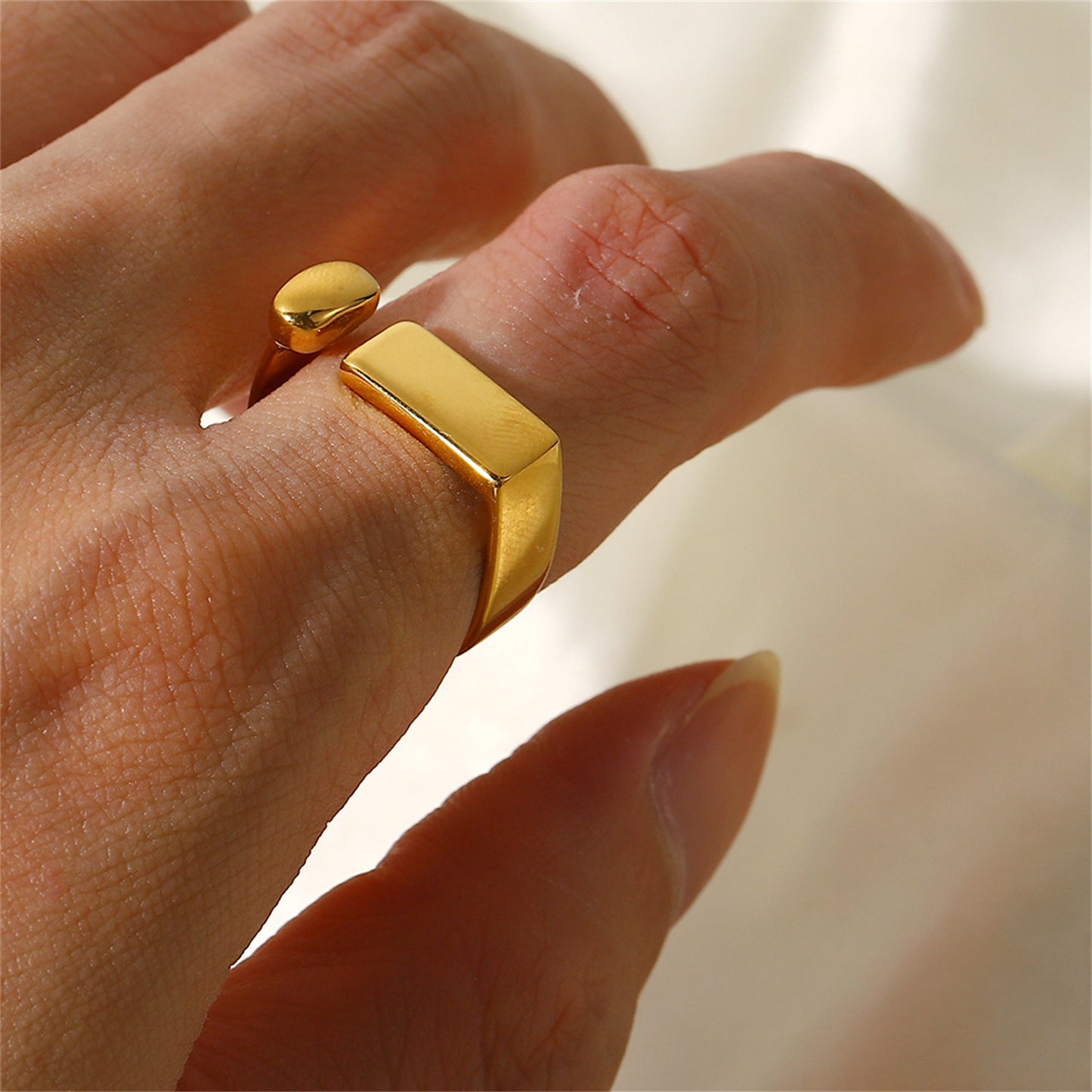 Siera gold ring